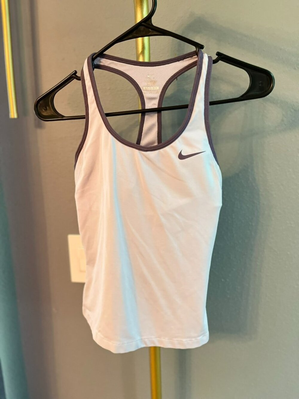 Nike Womens Dri-Fit Light Purple Built In Shelf Bra Athletic Tank Top Small